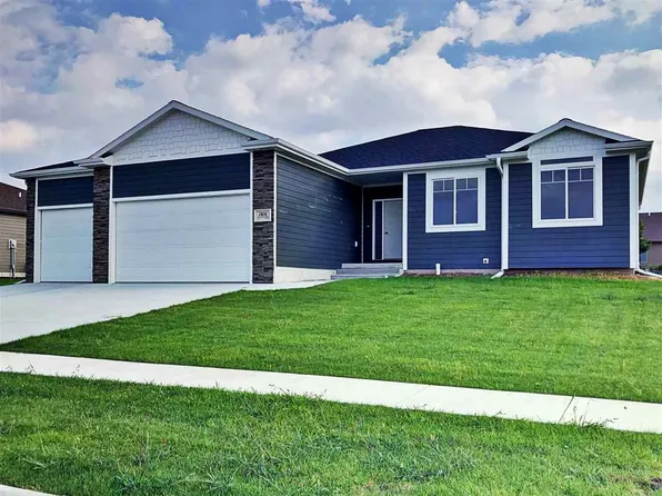 1816 W 51st Street Pl, Kearney, NE 68845