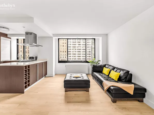 200 Rector Place 5U image 3 of 14