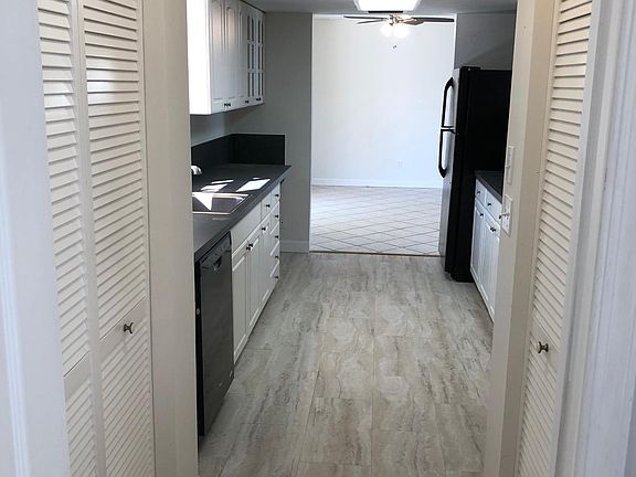 large kitchen with plenty of storage