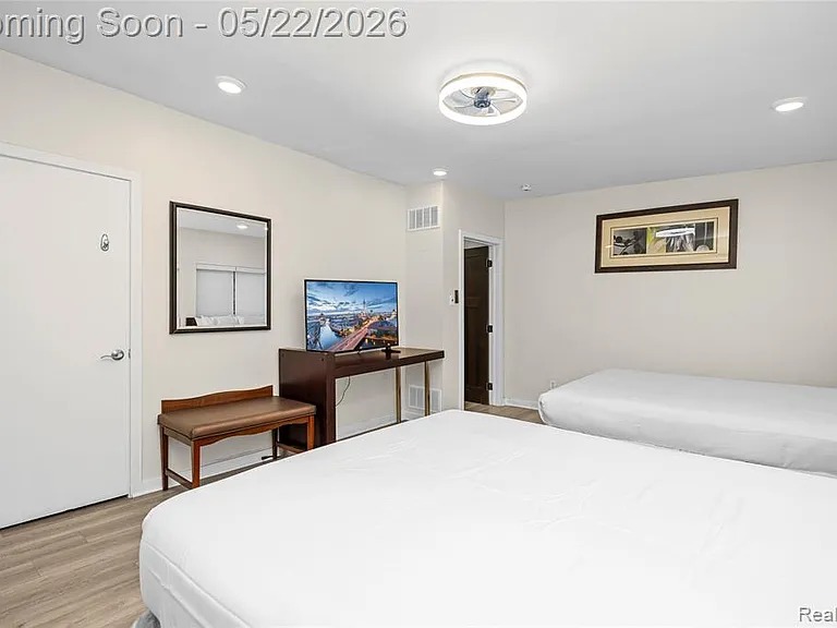 213 1/2 N Main St #ANN — Photo 33