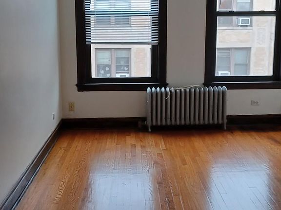 5th image of 5154 N Clark St #303