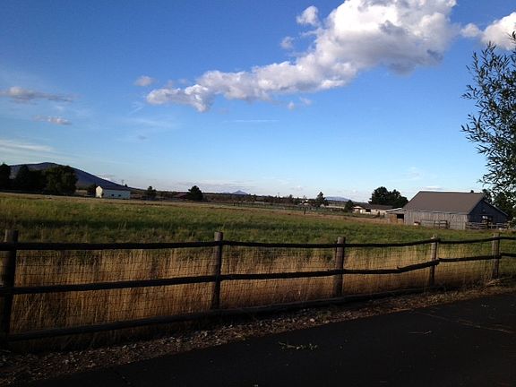 Driveway/pasture/barn