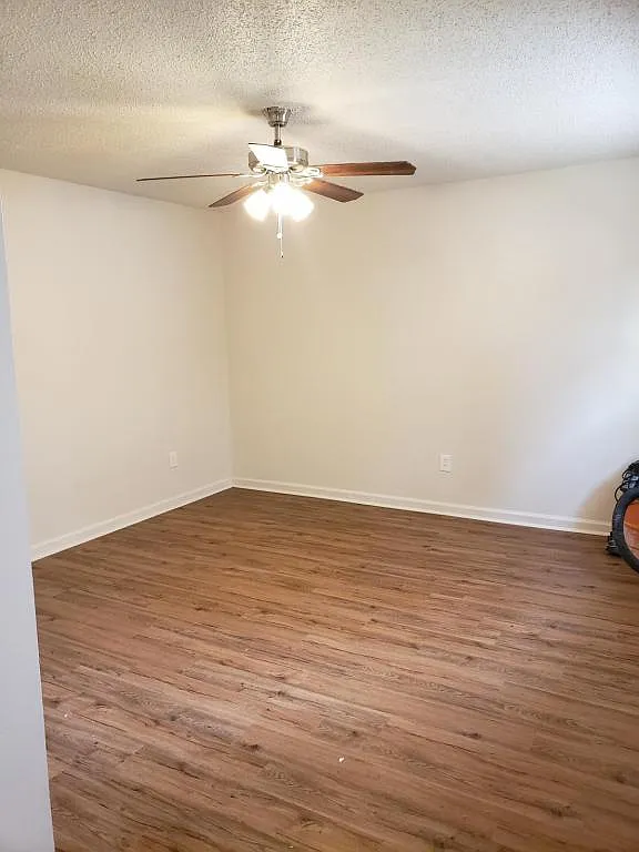 3330-B Seine St — Photo 1