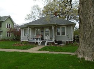 514 W 5th St, Tipton, IA 52772