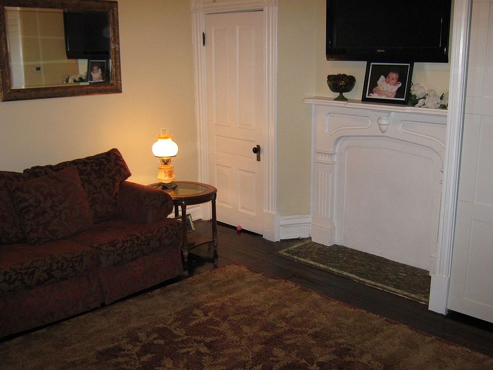 2nd image of 1109 Russell St