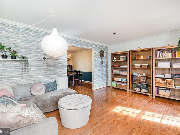 4th image of 1211 Eugenia Way