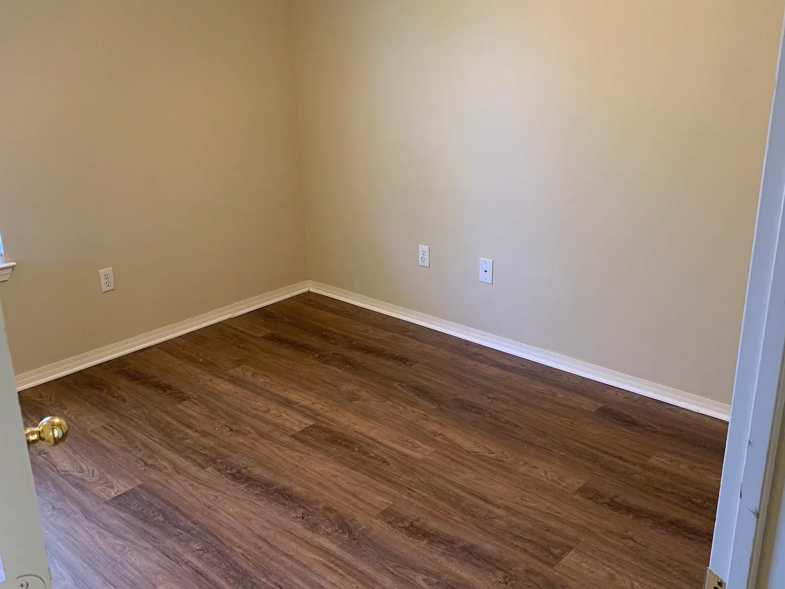2 bed, 1025 sqft, $1,050 — Photo 4