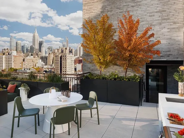 428 West 19th Street image 8 of 14