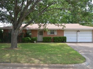 132 Collins Ct, Burleson, TX 76028
