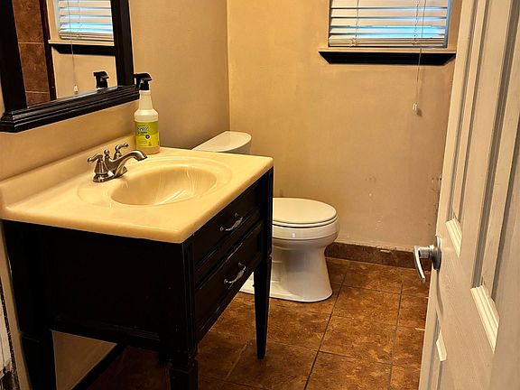 4th image of 7401 Grace Dr