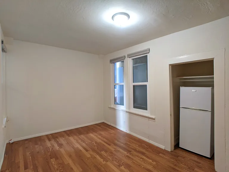 2109 Kala Bagai Way — Photo 10