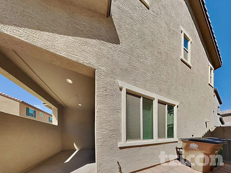 14989 W Wilshire Dr — Photo 15