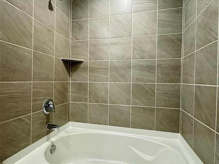 1746 Windstone Ridge Dr — Photo 9