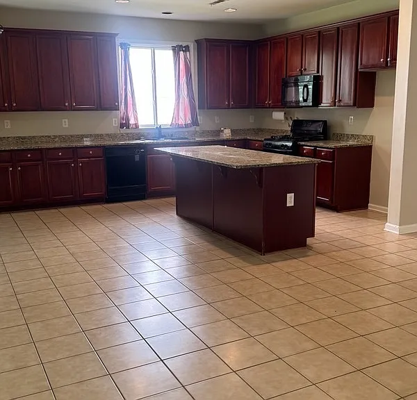 46 Brookview Dr — Photo 10