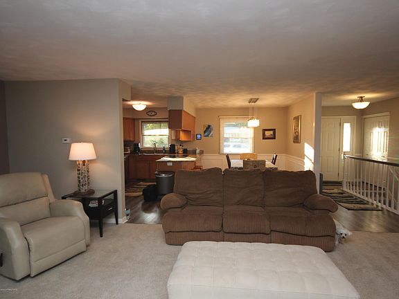 5th image of 4115 Driftwood Dr
