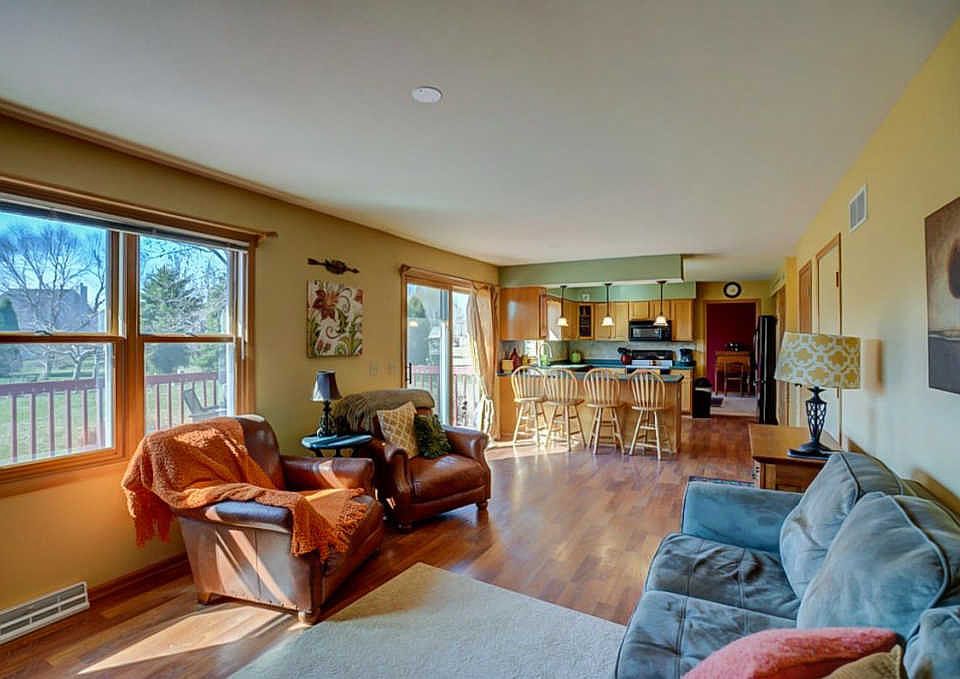 1st image of 716 Paradise Dr