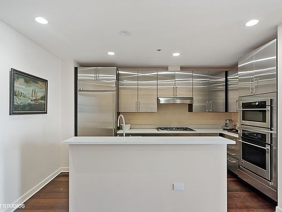 5th image of 310 S Michigan Ave Unit 2302
