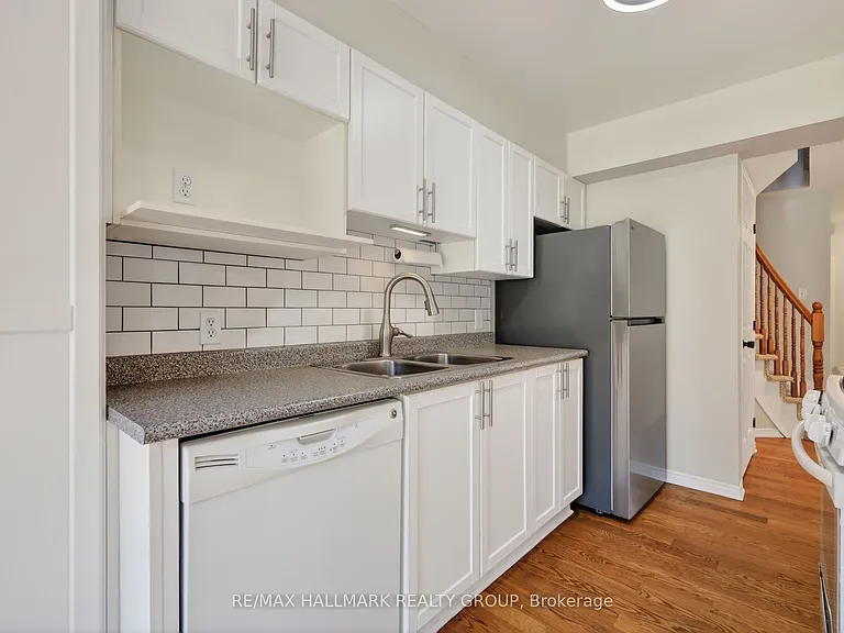 130 College Cir — Photo 15