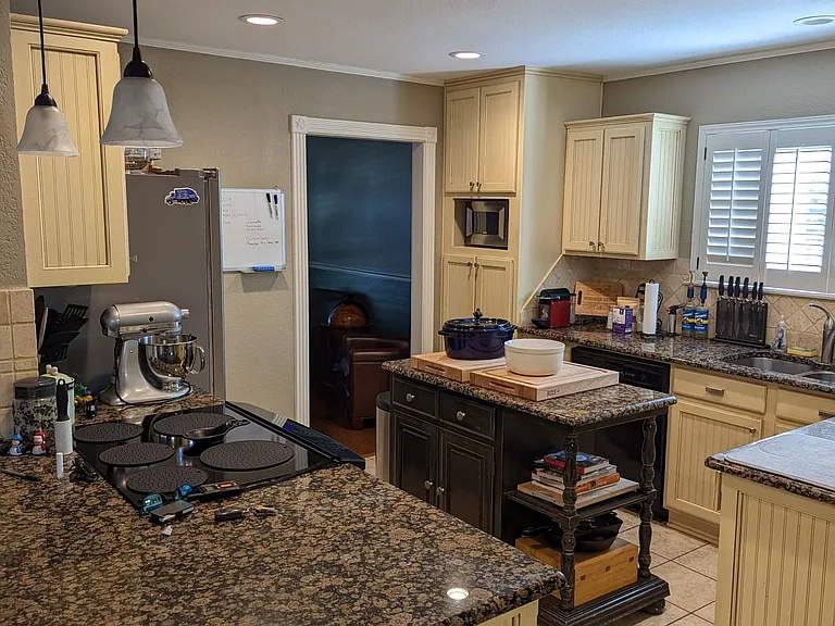 907 Mapleleaf Ln — Photo 9