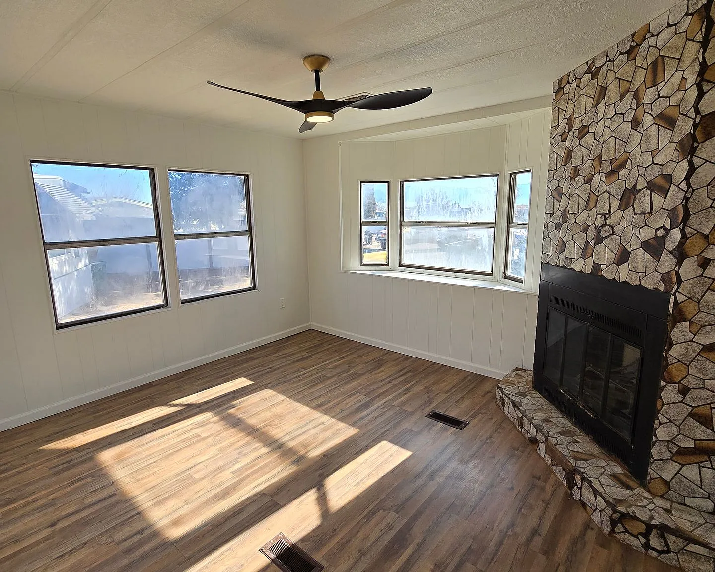 504 El Rio, Rio Rancho — Photo 2