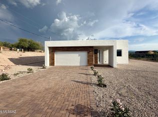 892 Calle Vega, Rio Rico, AZ 85648