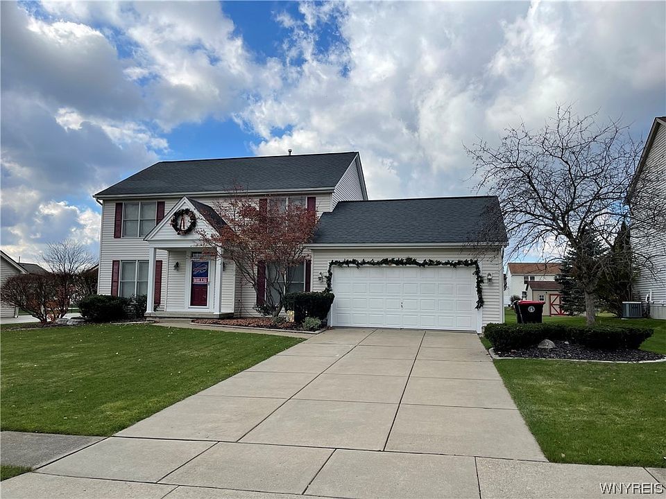 1st image of 14 Bentley Cir
