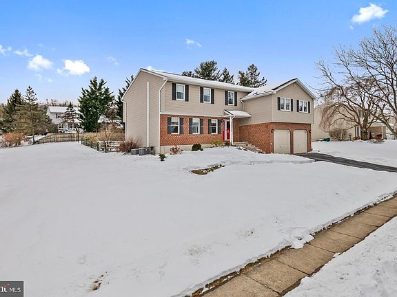 2nd image of 3002 Susanna Dr