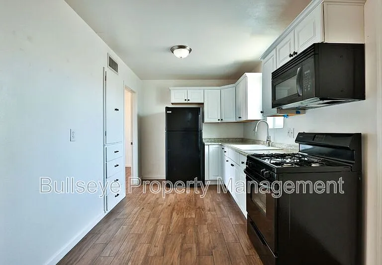 825 E Alice Ave #B — Photo 12