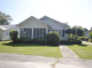 608 4th Ave, Kingstree, SC 29556