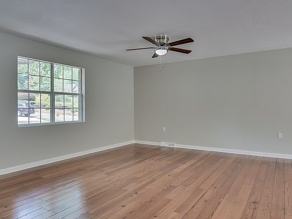 5th image of 3309 Victoria Dr NW
