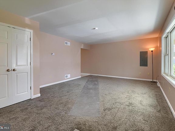 3rd image of 161 Chestnut Ave