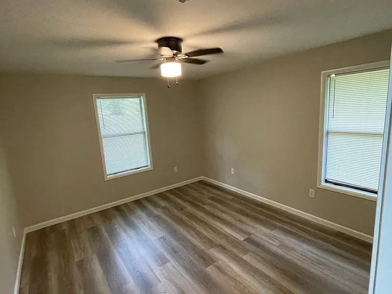104 N Woodland Dr — Photo 18