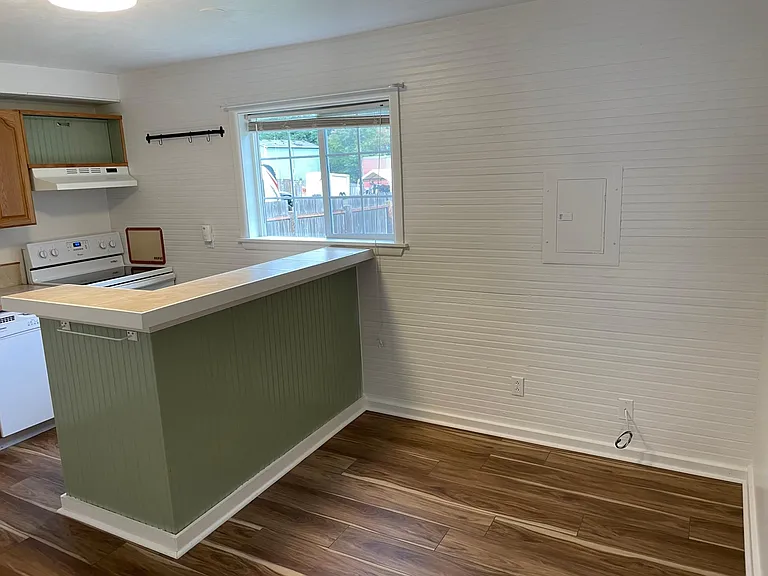 1715 W Railroad Ave #2 — Photo 8