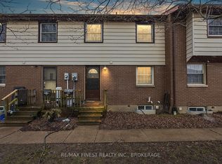 136 Notch Hill Rd #5, Kingston, ON K7M 2X1