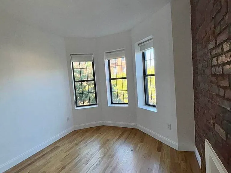 70 Herkimer St #4 — Photo 6