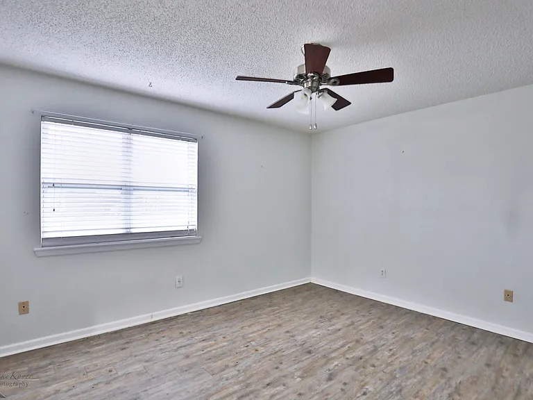 1734 Bob White Ct — Photo 17