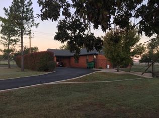 303 NW Oak Ave, Cache, OK 73527