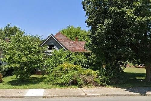 2nd image of 1813 Walnut St
