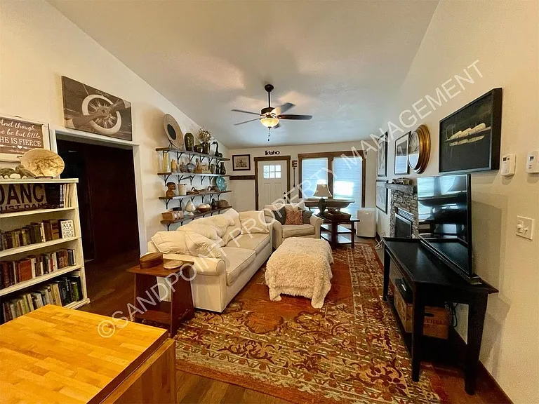 326 Maddie Ln — Photo 5