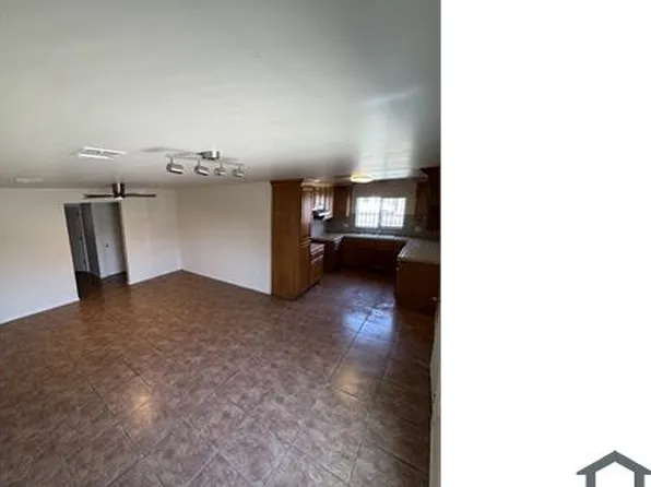 9004 S San Pedro St, Los Angeles, CA 90003