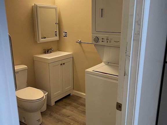 5th image of 70 Comstock Dr #1