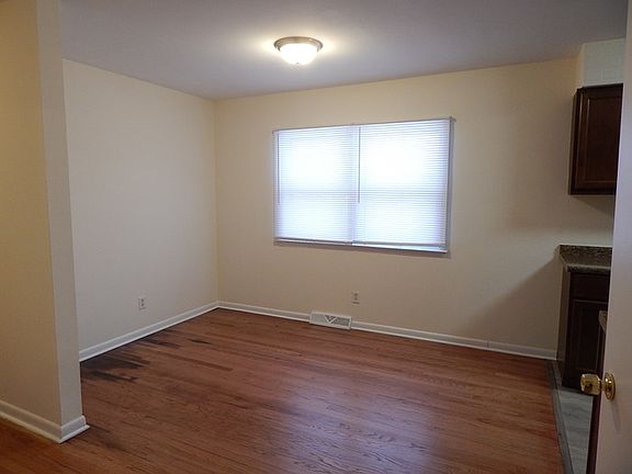 4th image of 418 W Navaho Ave