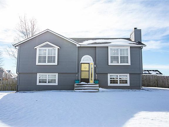 2nd image of 1203 Willow Dr