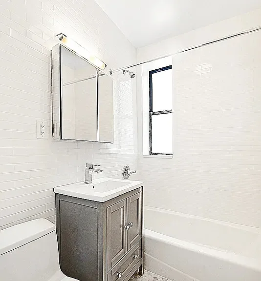 225 E 202nd St #2A — Photo 7