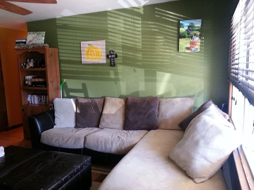 1st image of 608 W 9th St