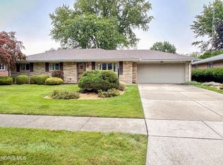2649 Gladhaven Dr, Oregon, OH 43616