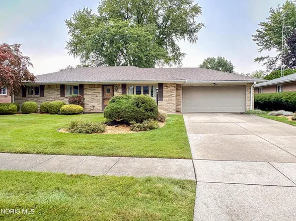 2649 Gladhaven Dr, Oregon, OH 43616