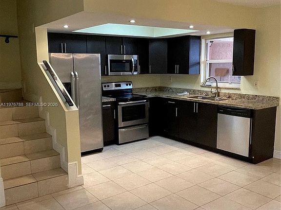 2nd image of 1024 W 79th St #1024