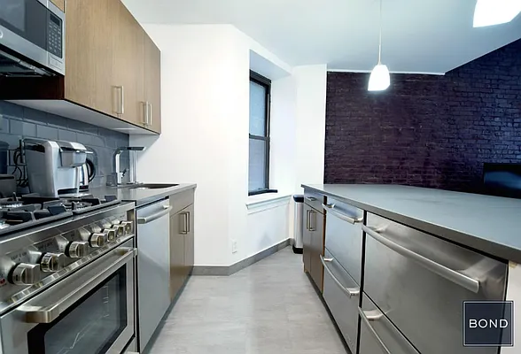 Rented by Bond New York | media 12