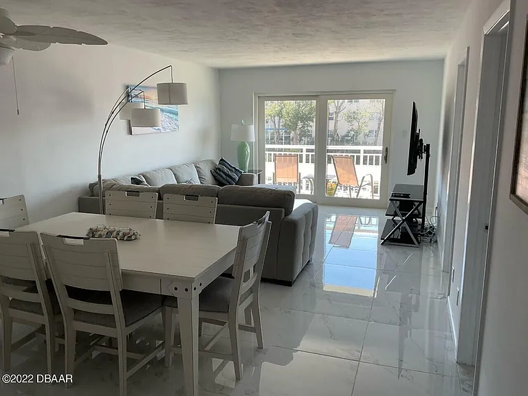 100 Silver Beach Ave #420 — Photo 7